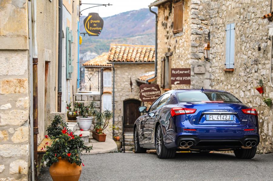  Maserati Ghibli S GranSport 2017 года  (фото 10 из 40)